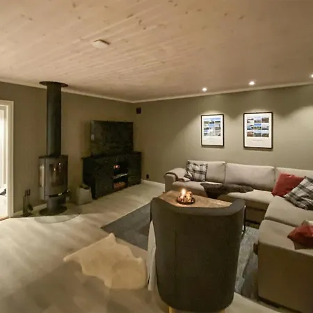 Trevligt Hus I Med Hus Utsikt över Bergen